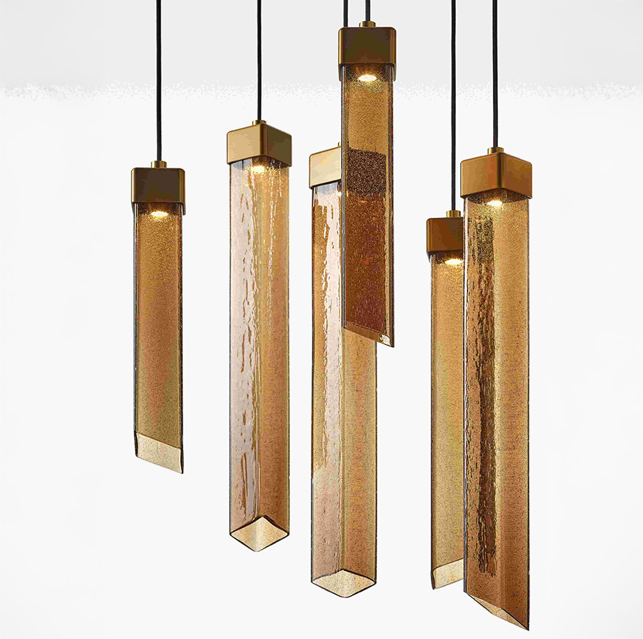 Kosmische Eleganz: „Comet“ nennt sich diese einzigartige Leuchten-Kollektion von Brokis aus mundgeblasenem Glas, die in zwei Formen und drei Größen erhältlich ist. www.brokis.com Foto: © Martin Chum