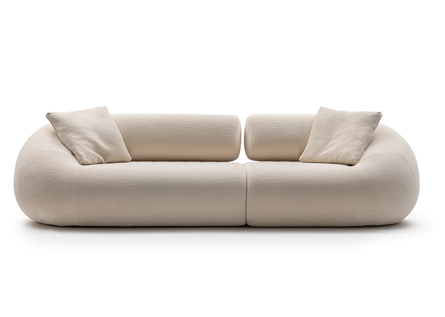 Embracing Beauty: Mit seiner einzigartigen, organischen Form lädt das schöne Sofa Evolix Next von Gallotti & Radice zum Bleiben ein. www.gallottiradice.it Foto: © Gallotti & Radice, FT foto/www.ftfoto.it
