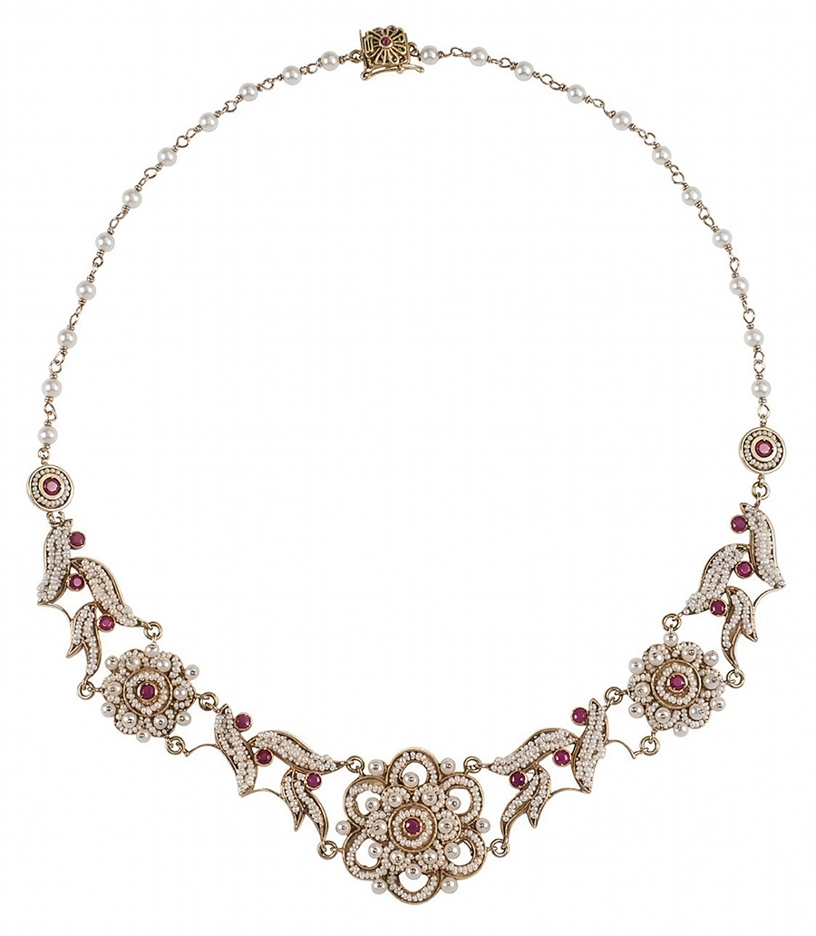 A touch of Italy | Süditalienisches Goldcollier aus der viktorianischen Zeit (um 1850) mit 18 Rubinen und Perlen | www.antique-jewellery.de | Foto: © Rheinfrank & Holzfuss OHG